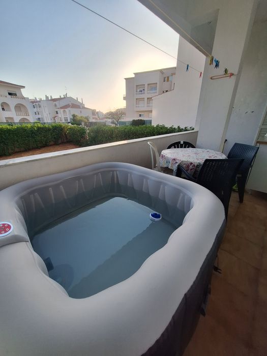 Férias em Albufeira - Apartamento Completo ou Estúdio e Quarto com WC Privativa - Jacuzzi no Terraço