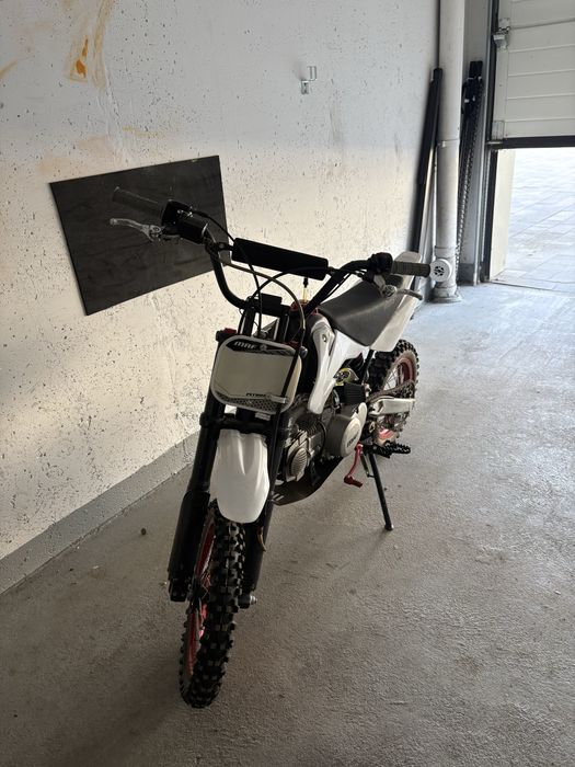 Pitbike mrf 140.