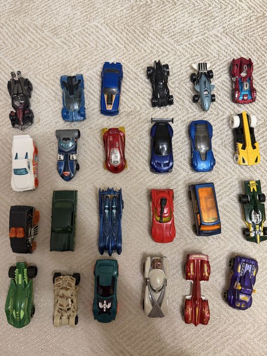 Машинки Hot wheels ідеальний стан