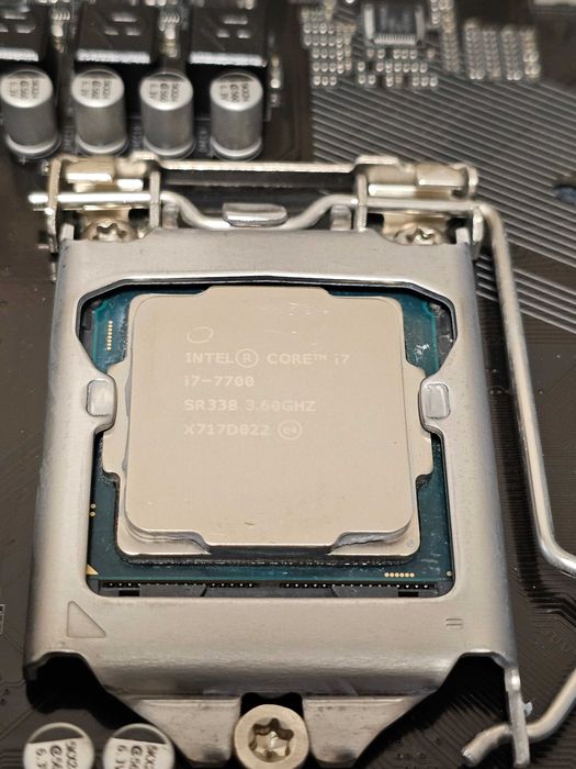 Комплект i7-7700 + Gigabyte GA-H270-HD3 + RAM DDR4 16 Gb + TPM 2.0