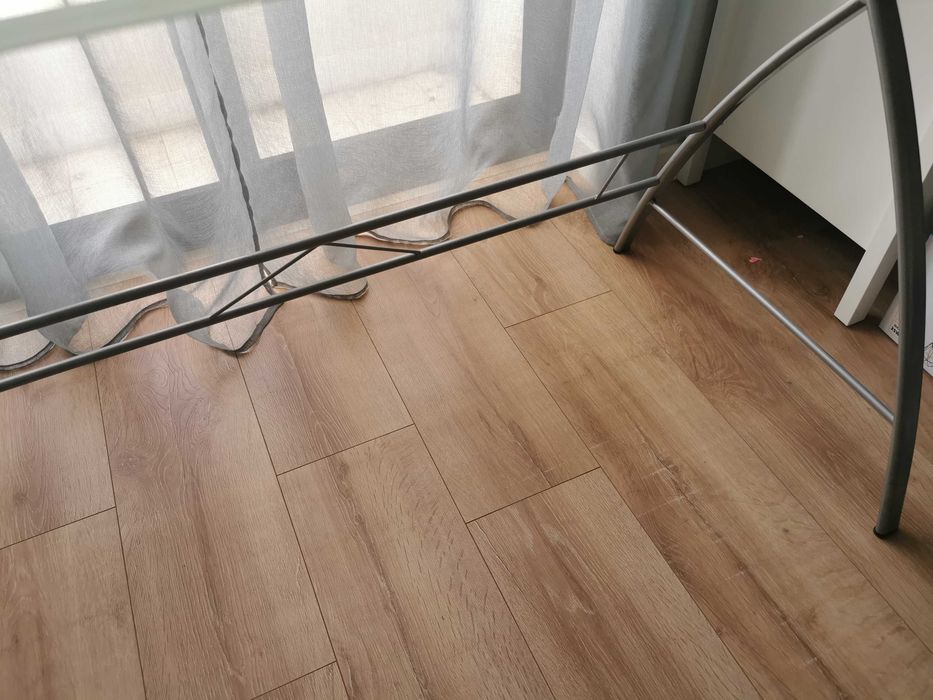 Secretaria com tampo de vidro