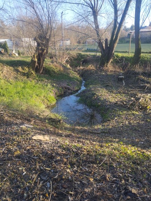 Sprzedam działkę budowlaną 23 ary, ze źródłem wody pitnej