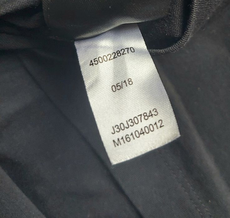 Футболка фірми Calvin klein jeans оригінал 

Размер: XL ідуть на S

За