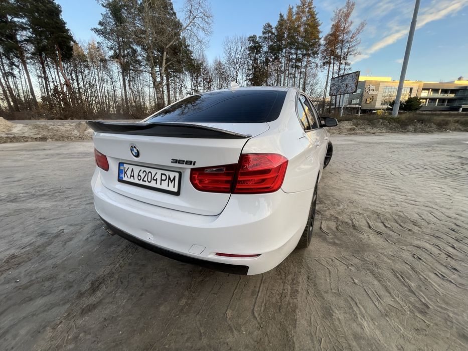 BMW F30 328  2012 год