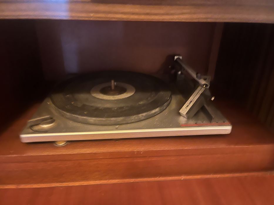 Radio Gira discos Telefunken de armario anos 60