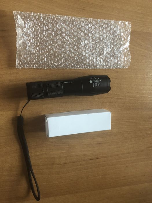Продам НОВЫЙ светодиодный мощный фонарик Police pocketman с зумом