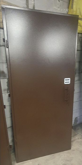 Недорогие входные металлические двери в подъезд с кодовым замком/АКЦИЯ