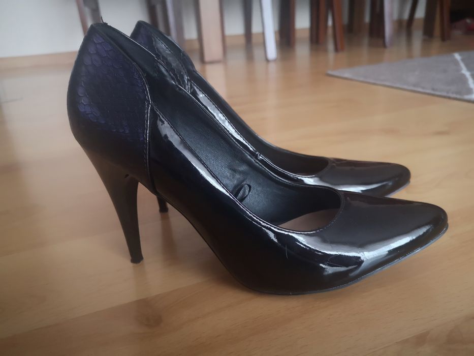 Buty NOWE szpilki rozm. 39