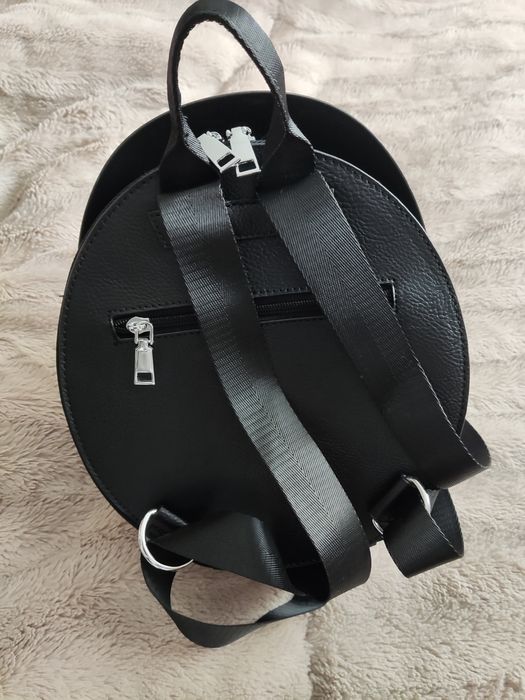 Mala com capacete e óculos