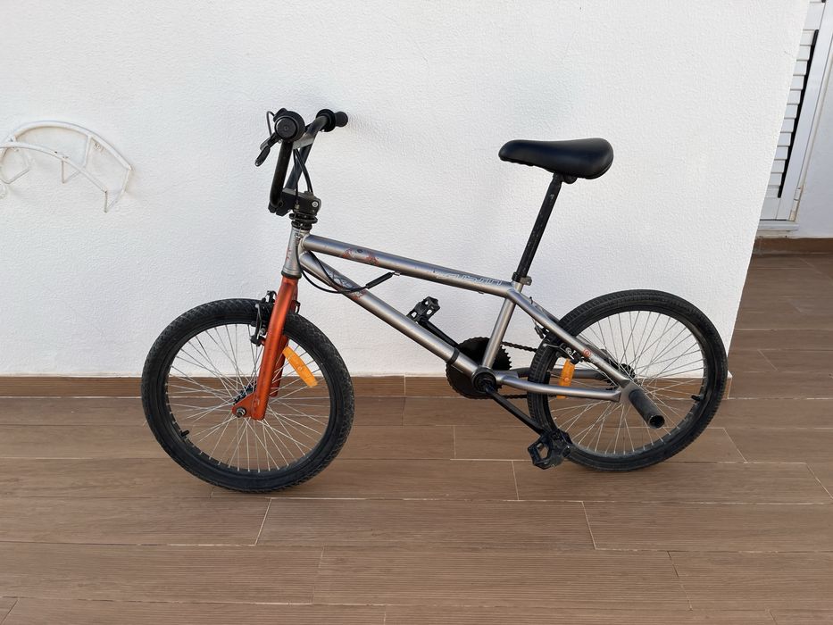 Bicicleta BMX completa