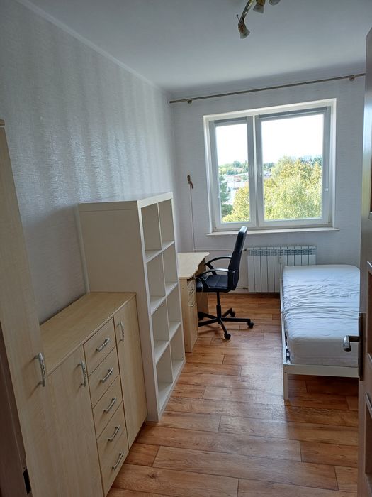 Pokój duży w mieszkaniu studenckim, 4 niezależne pokoje,kuchnia, osobna toaleta, Sarmacka, tramwaj Naramowice PST, stancja, na wynajem  jednosobowy