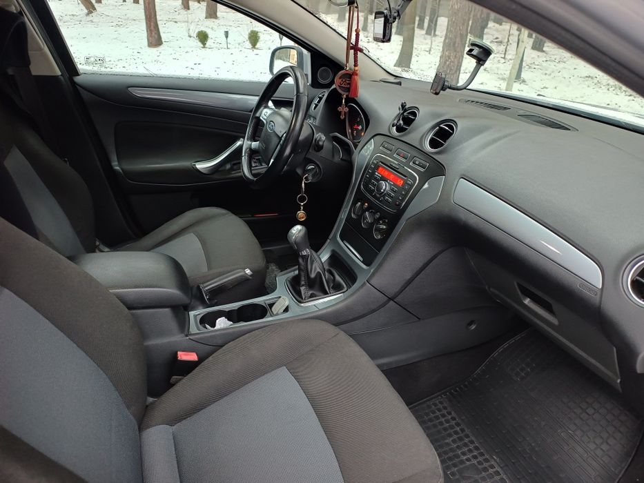 Ford Mondeo 2010 4-те покоління (газ-бензин)