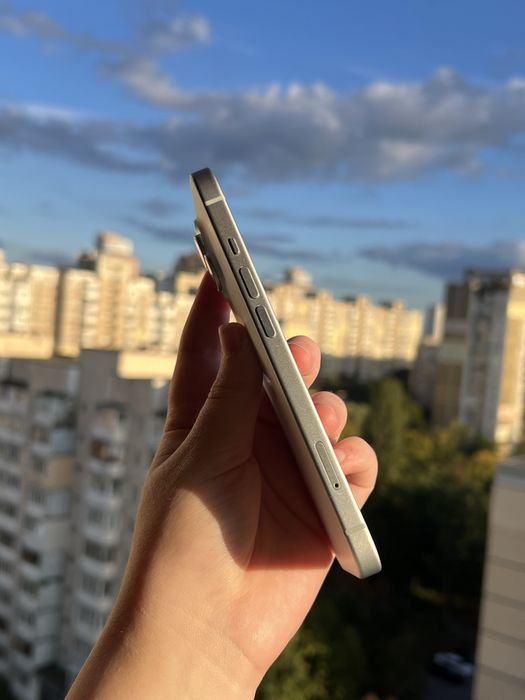 Терміново  iPhone 15 128gb