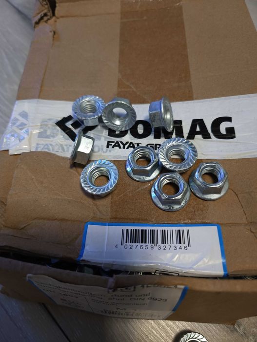 Nakrętka z kołnierzem M12 DIN 6923