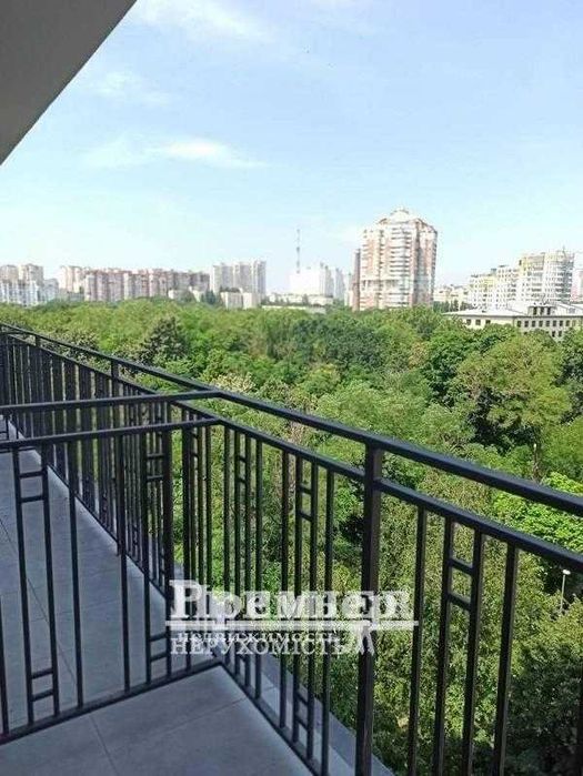 Продам 1 ком квартиру с видом на Парк.  Ремонт. Мебель.