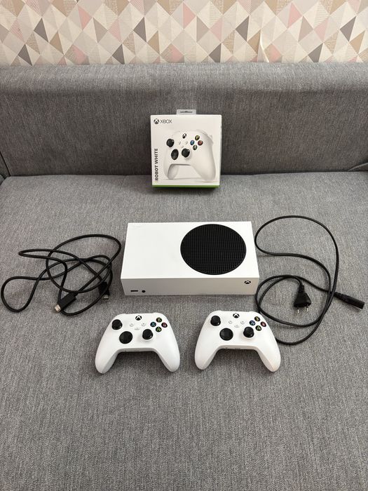 Xbox Series S 512GB + 2 pady | stan idealny