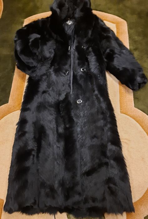 Продаю шубу длинную,из козьего меха