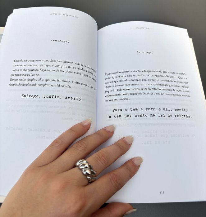 DESCOMPLICA  book by Sofia Castro Fernandes64285923769347122