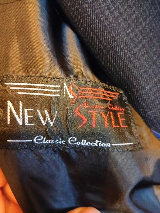 Класичний майже чорний костюм, 50-52 р.