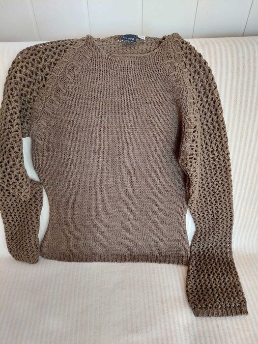 Sweter damski ciemnozielony.