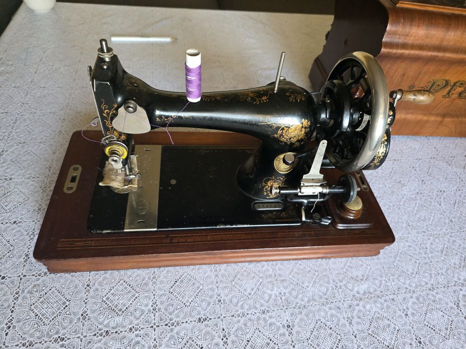 Zabytkowa maszyna do szycia Pfaff