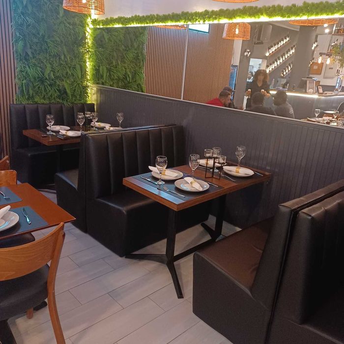 Bancos  Bar  Mesas  e  Sofás