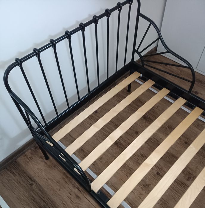 Łóżko Minnen 17467 Ikea czarne ze stelażem
80x200