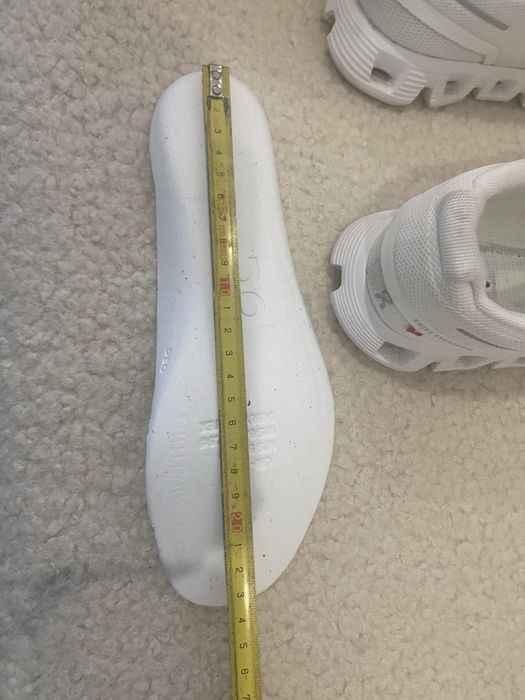 Кроссовки на девочку