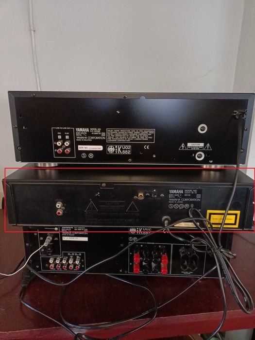 CD Yamaha CDX 810 z pilotem