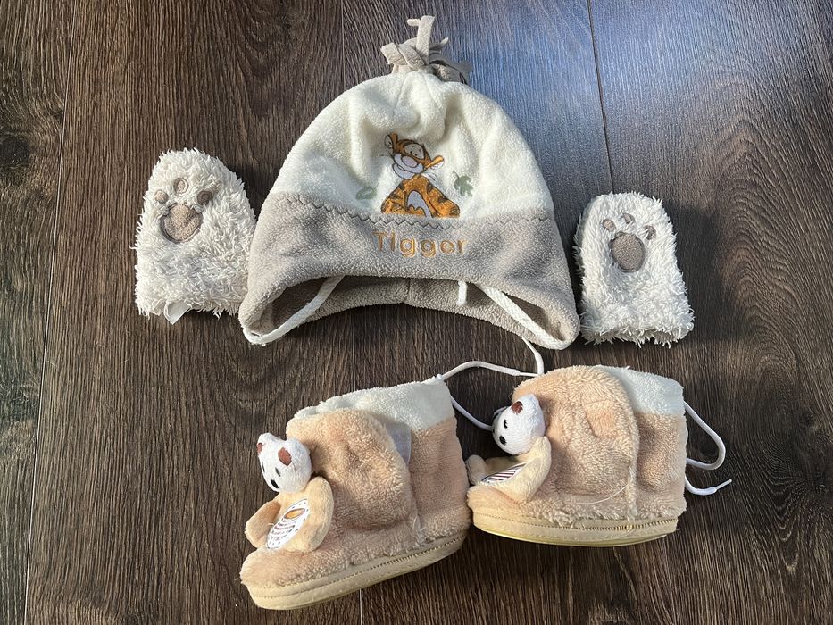 Шапка, рукавички, тапочки 9-12 міс