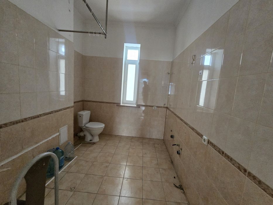 Будівля окрема 305 м2 цоколь газ с. Софіївська Борщагівка 200 м Київ