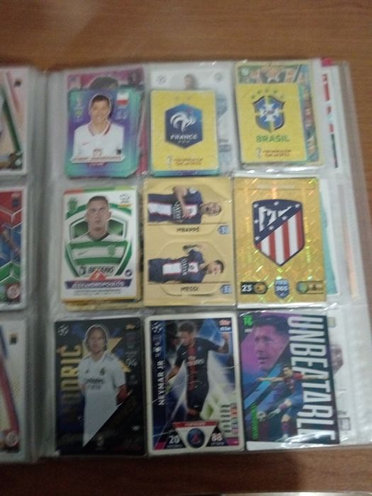 Vendo cromos de quase todos os tipos