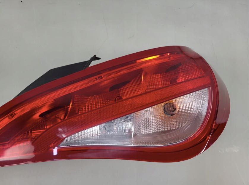 lampa prawy tył prawa tylna MERCEDES CLA C117 W117