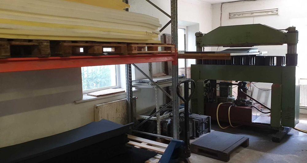 Производство средств ухода за обувью