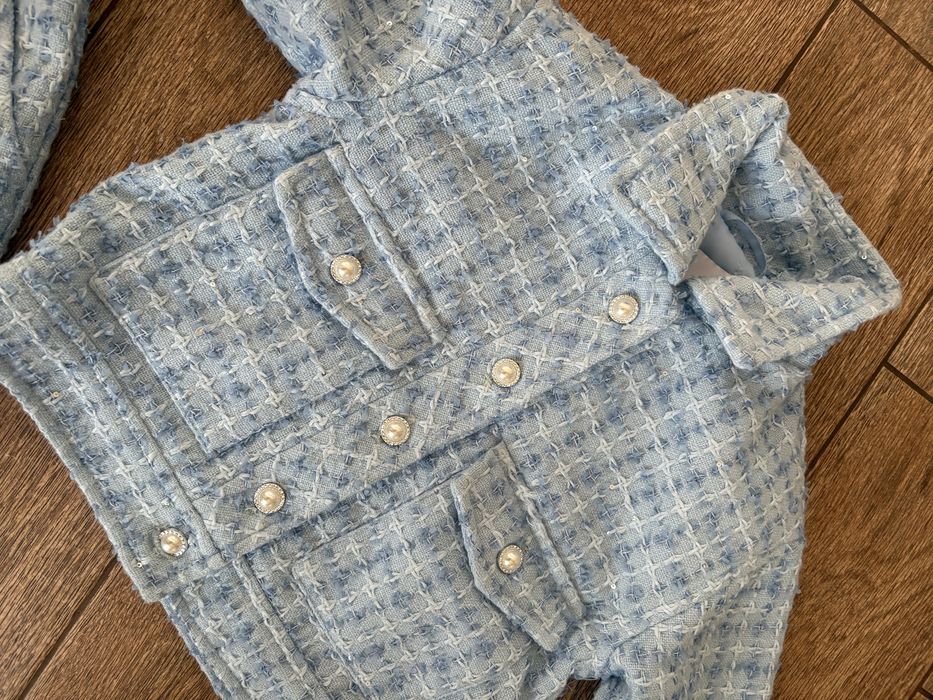 Твідовий костюм на дівчинку