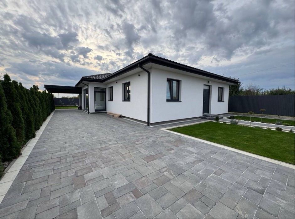 Розкішний будинок в сучасному стилі