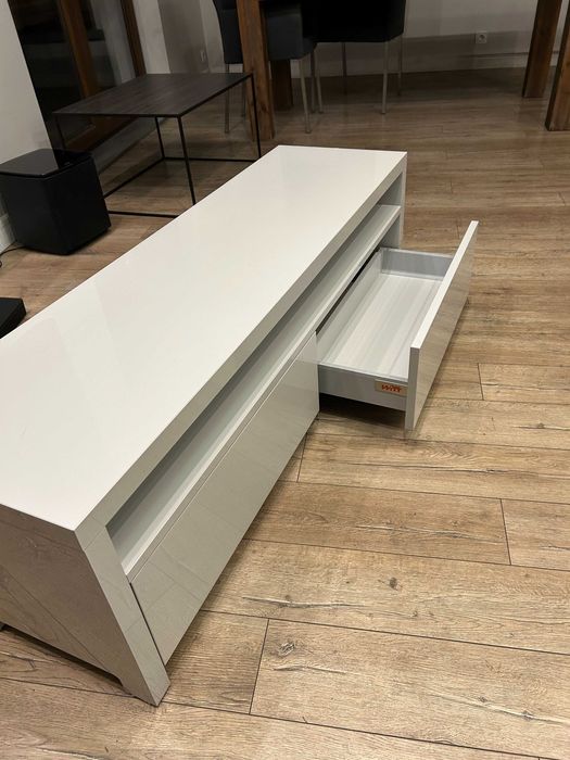 sprzedam szafkę  RTV 140 cm