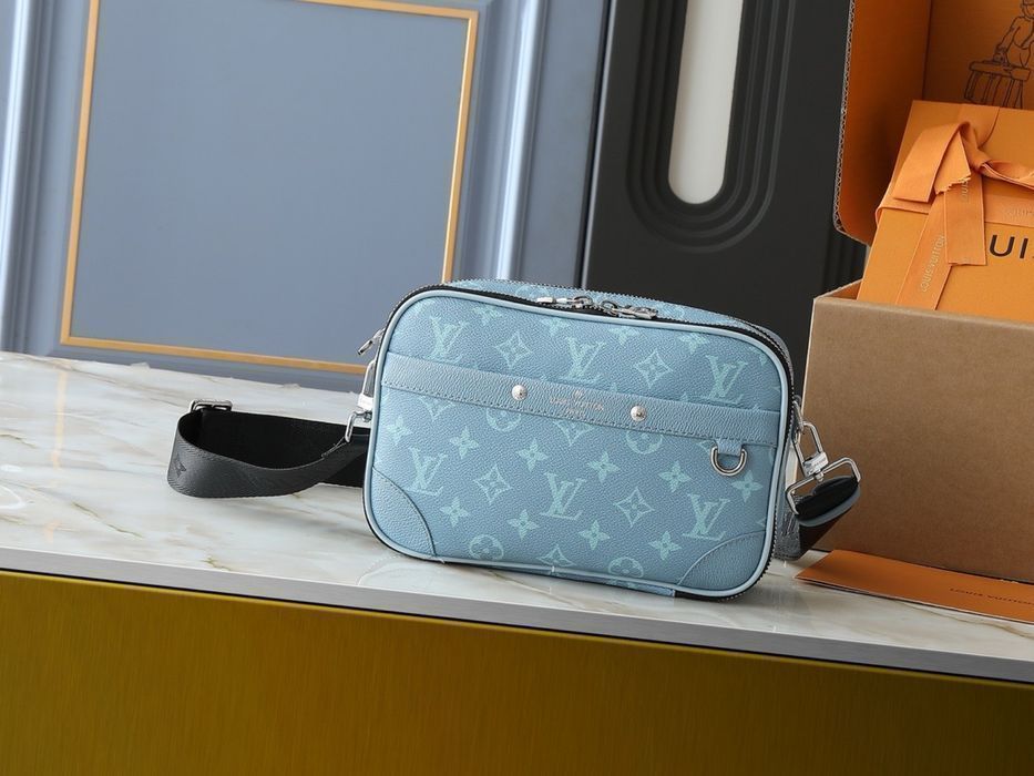Сумка мужская голубая Louis Vuitton shadow nano alpha унисекс