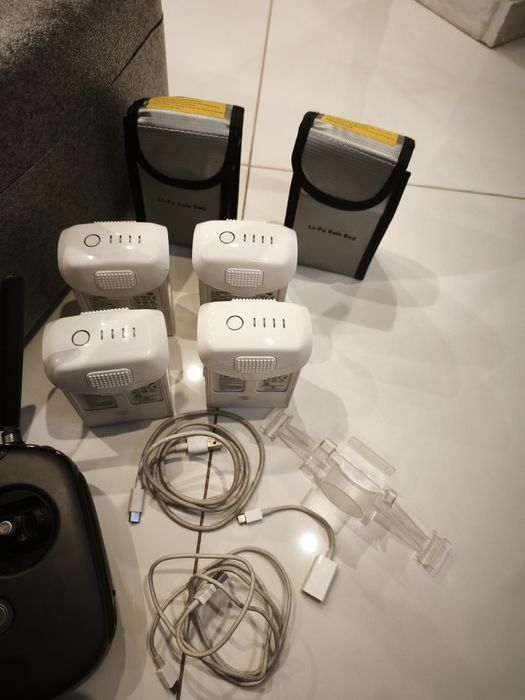 Dji Phantom 4 Pro Obsidian Sprawny w 100% Zestaw 5 baterii + plecak