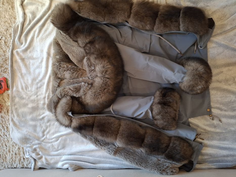 Жіноча куртка парка з натуральним хутром xl всередині та зверху.