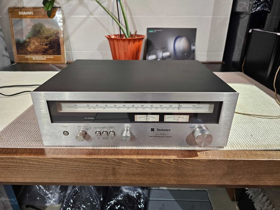 Тюнер Technics ST-7600 AM/FM Stereo Tuner