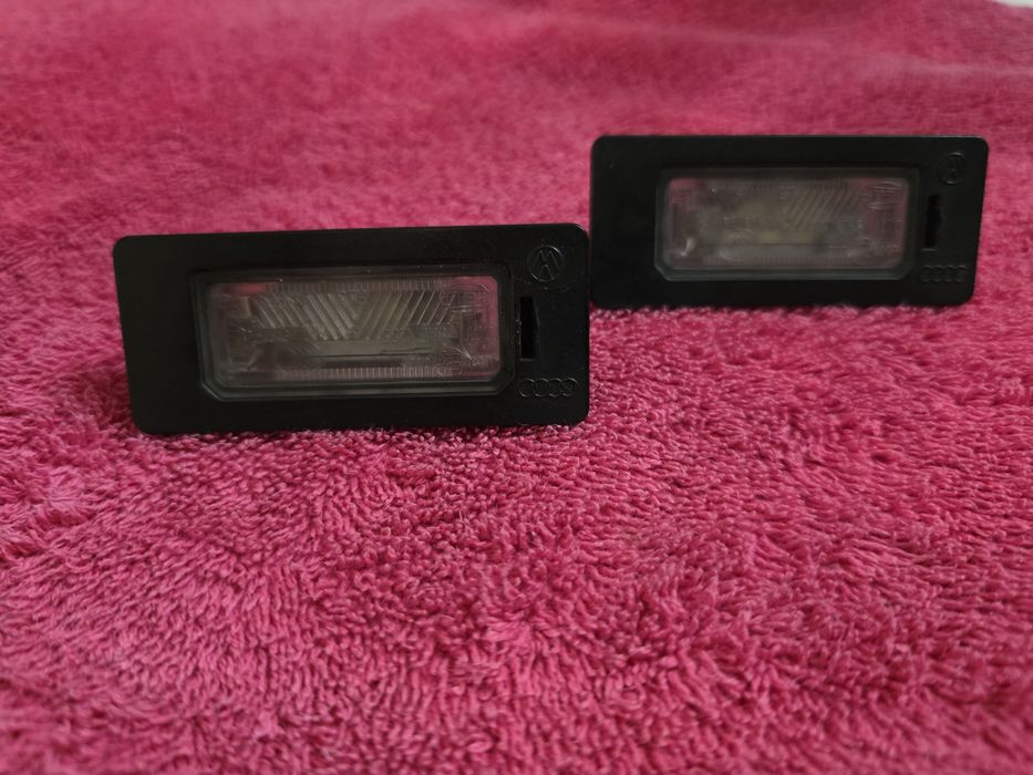 Suporte Luz Matrícula Audi A4 B8