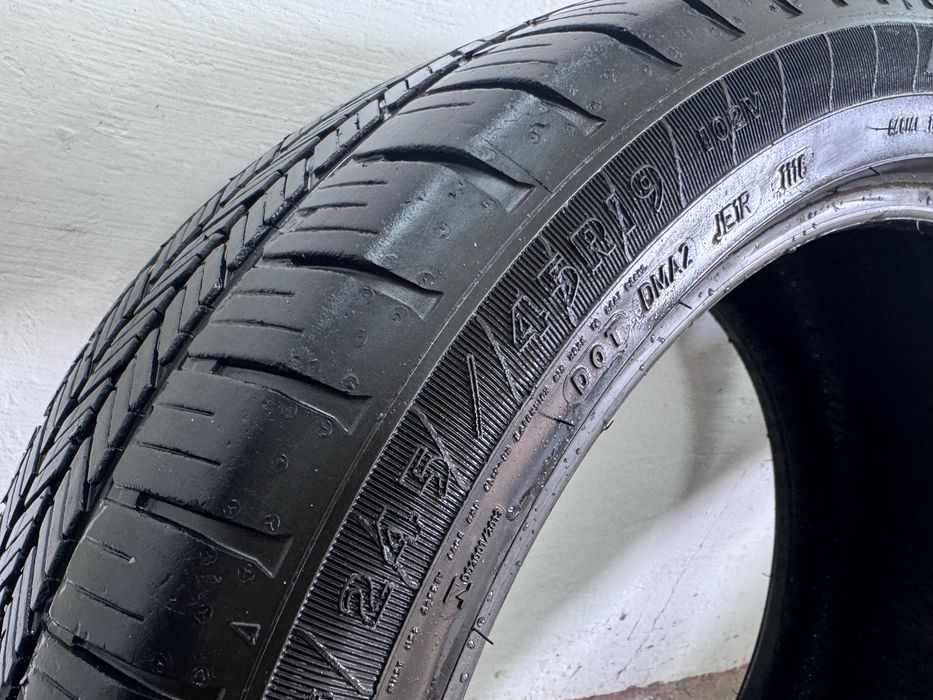 Продам резину 245/45/R19 Goodyear