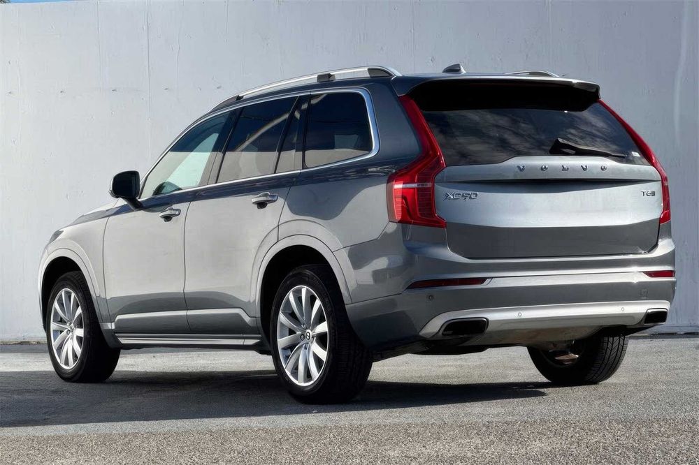 Volvo XC90 T6 Momentum      2017