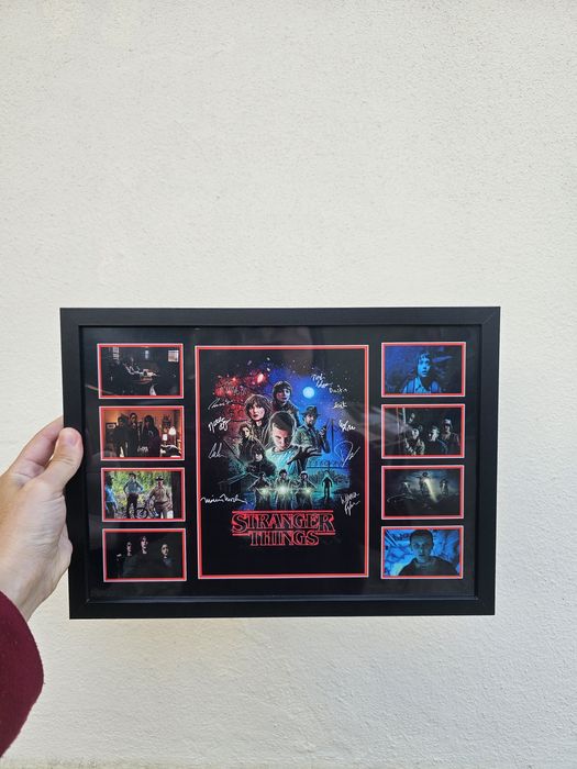 Stranger Thing Cast Autógrafo Poster Moldura