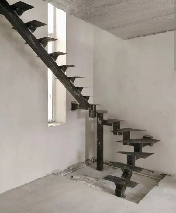 Каркас из металла, косоур металлический, лестницы