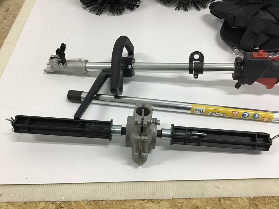 2-suwowa zamiatarka spalinowa 52 cc – 2,3 KM