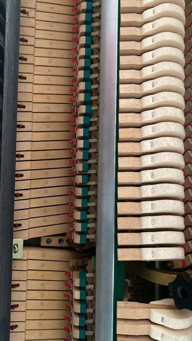 Piano vertical C108 yamaha