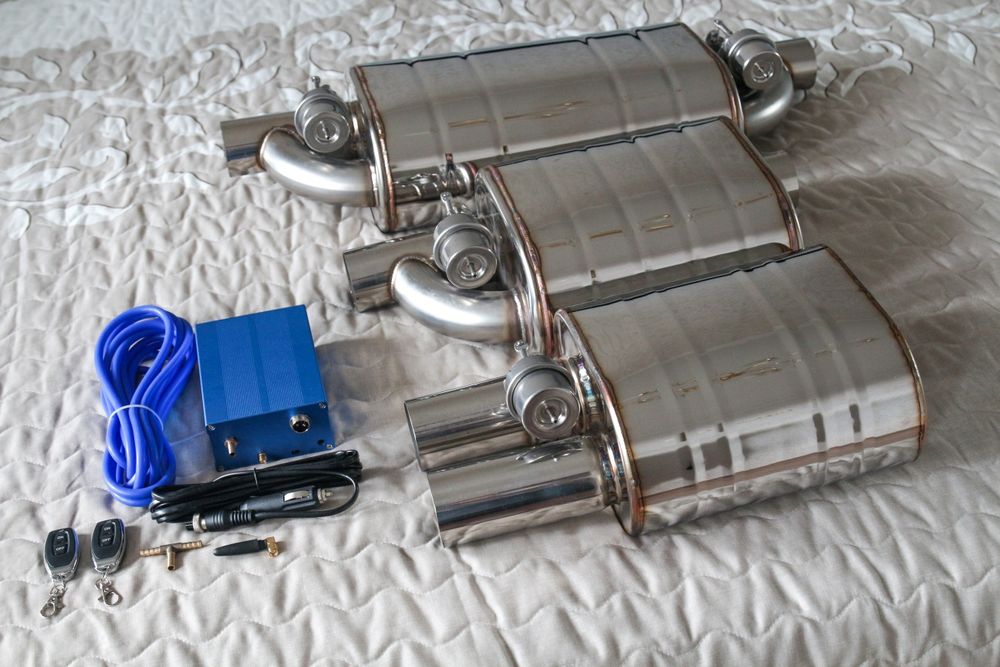 Глушитель УПРАВЛЯЕМЫЙ с заслонкой банка прямоток ( HKS Akrapovic BMW )