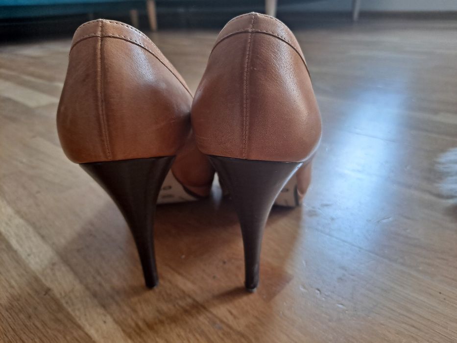 Półbuty skórzane na szpilce